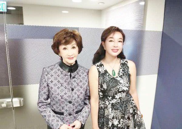 64 tuổi vẫn muốn làm thiếu nữ, amp;#34;Võ Tắc Thiênamp;#34; Lưu Hiểu Khánh dùng đủ mọi chiêu để trẻ hóa - 2