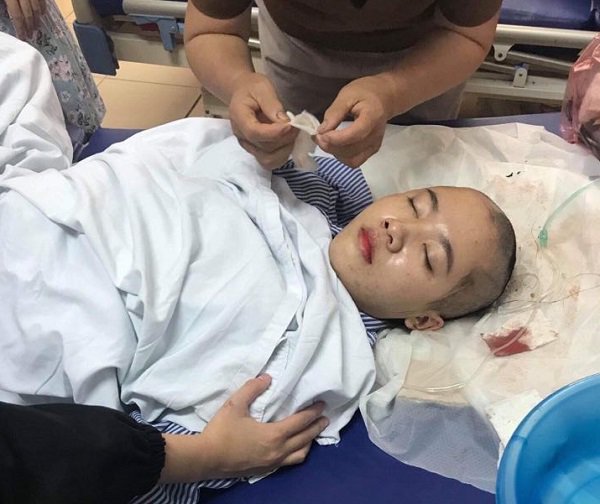 Nữ sinh xinh đẹp gặp tai nạn nguy kịch khi đi làm thêm: Tâm sự đau xót của người mẹ - 2