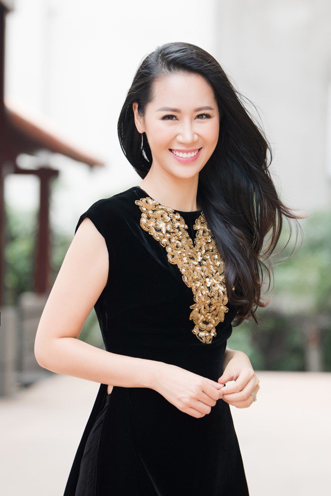 Tái xuất sau khi sinh con 8 tháng, Ngô Phương Lan tự tin với vóc dáng đẫy đà - 9