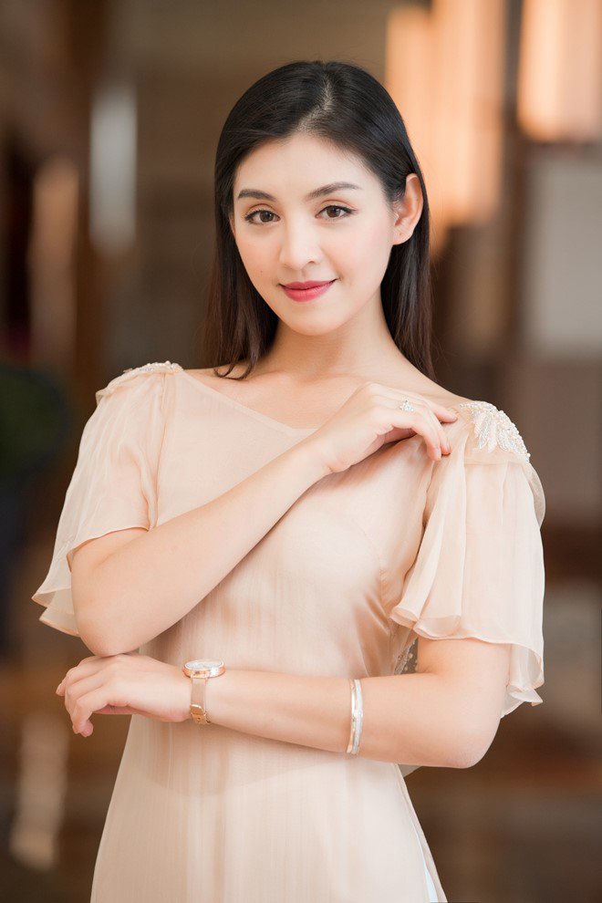 Tái xuất sau khi sinh con 8 tháng, Ngô Phương Lan tự tin với vóc dáng đẫy đà - 11