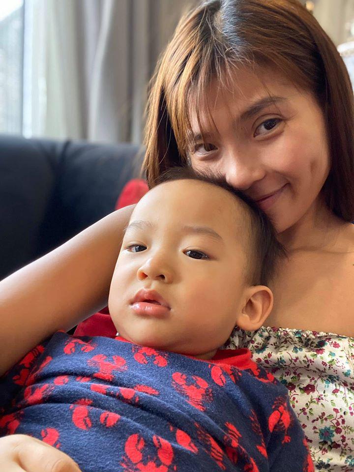 Con vừa khỏi ốm, Thúy Diễm đã khoe hình amp;#34;mông buông lơi hững hờamp;#34; của bé, dân mạng cười ngất - 3