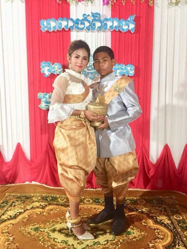 Cư dân mạng bàn tán đám cưới của cô dâu 21 với chú rể 14: amp;#34;Nó là trẻ con màamp;#34; - 1