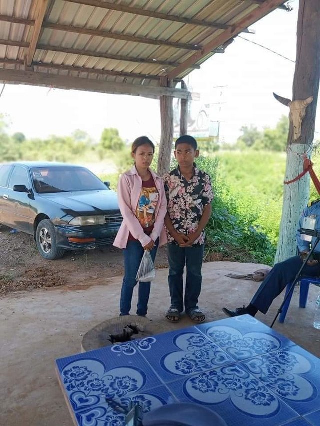 Cư dân mạng bàn tán đám cưới của cô dâu 21 với chú rể 14: amp;#34;Nó là trẻ con màamp;#34; - 3