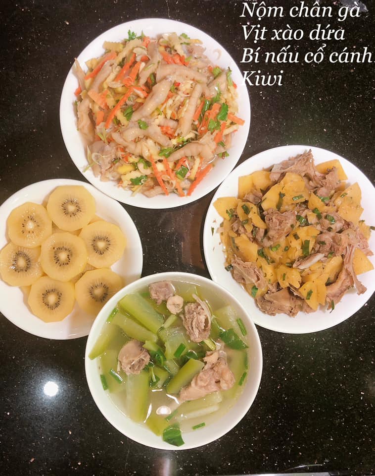 me ha noi goi y mam com ngon ca tuan, chong khen no mui, dong nghiep giuc &#34;mang ban di&#34; - 8