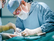 Tin tức - Tỉnh dậy sau ca phẫu thuật buồng trứng, người phụ nữ sốc khi biết chuyện bác sĩ làm với mình