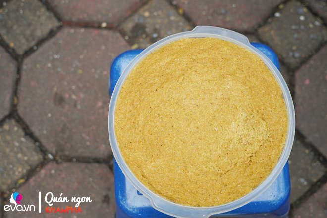 Mẹ HN bán bánh đa kê vỉa hè 20 năm tấp nập người mua, bán 1000 miếng không xuể - 4