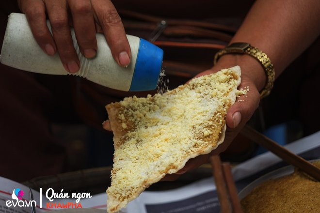 Mẹ HN bán bánh đa kê vỉa hè 20 năm tấp nập người mua, bán 1000 miếng không xuể - 12