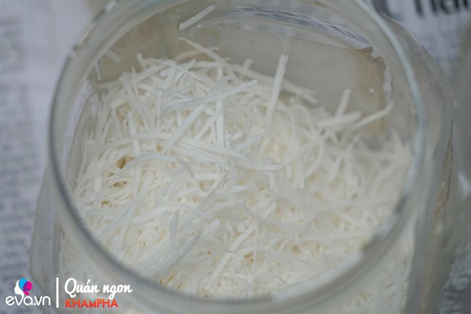 Mẹ HN bán bánh đa kê vỉa hè 20 năm tấp nập người mua, bán 1000 miếng không xuể - 6