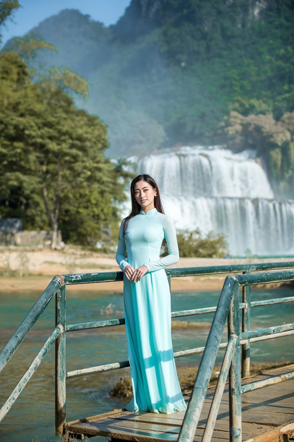 Diện lại áo dài cũ, Hoa hậu Lương Thuỳ Linh vẫn đẹp ngất ngây - 4