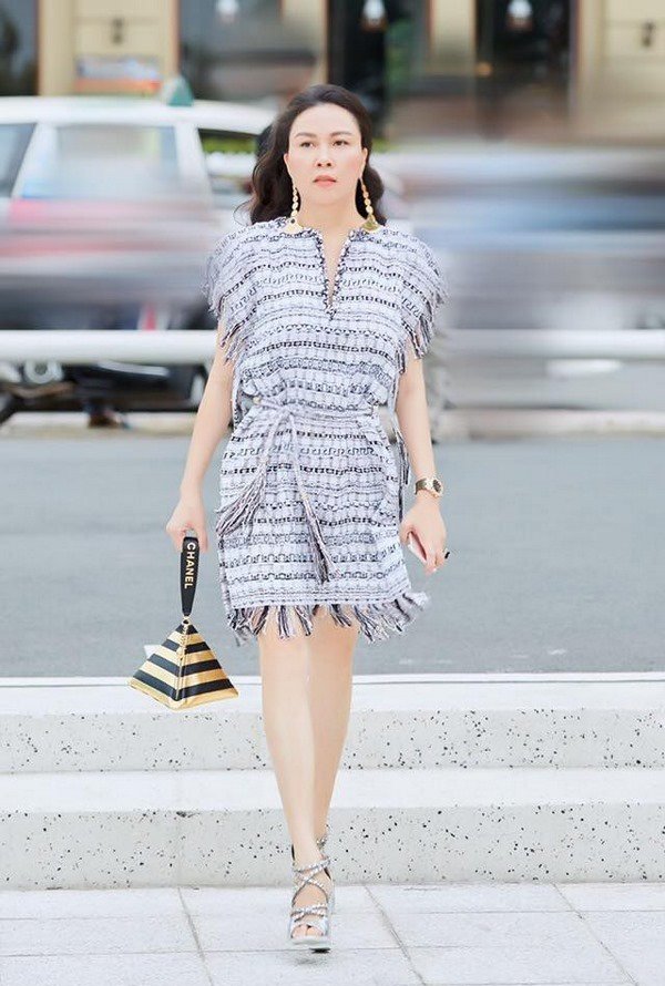 Ngọc Trinh, Phượng Chanel bạo tay sắm hàng hiệu tiền tỷ, mặc thả ga chẳng lo amp;#34;người taamp;#34; - 18