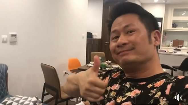 Việt Nam 1-0 UAE: Hoài Linh amp;#34;hờnamp;#34; không được lên TV, Bảo Anh amp;#34;cởi hếtamp;#34; ăn mừng - 2