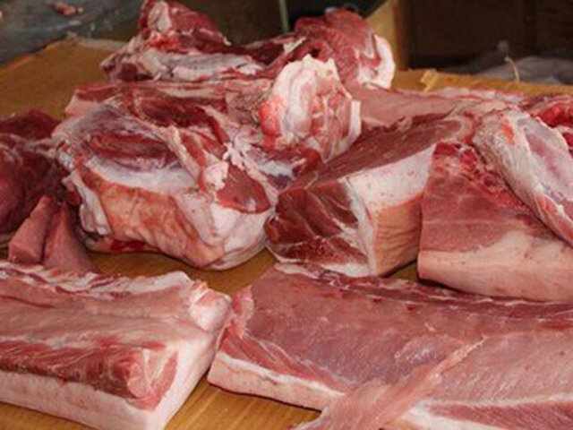 Bản tin tiêu dùng: Giá thịt lợn ở các chợ trên cả nước đắt hơn cả thịt bò Mỹ