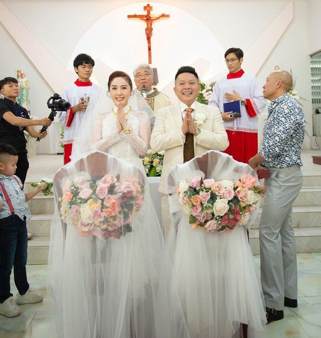 Bé gái từng được Bảo Thy bế, ngủ chung giường giờ xuất hiện trong đám cưới cô cực dễ thương - 1