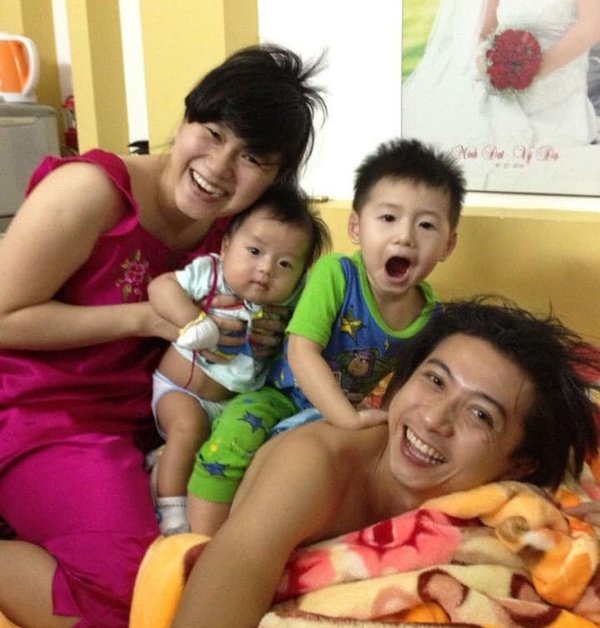 Chồng lén chụp ảnh vợ sau sinh: Lâm Vỹ Dạ như bà giúp việc, Lê Phương kém gì đâu - 5