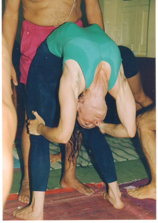 Lời tố cáo chuyện đụng chạm trong lớp yoga: amp;#34;Anh ta cọ xát bộ phận nhạy cảm vào người tôiamp;#34; - 2