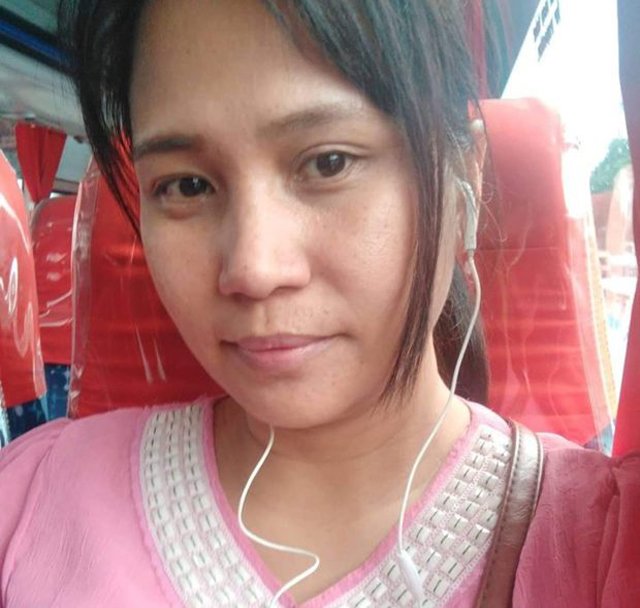 Thuê bảo mẫu cho con trên Facebook, mẹ hoảng hốt khi xem camera chỉ sau 1 ngày - 2