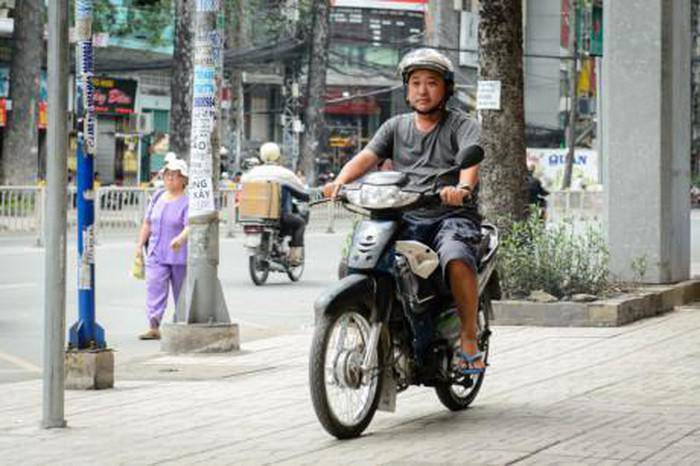 Cảnh đời bi đát của sao Việt: Người bán nước mía, kẻ chạy xe ôm vì cát-xê bèo bọt - 7