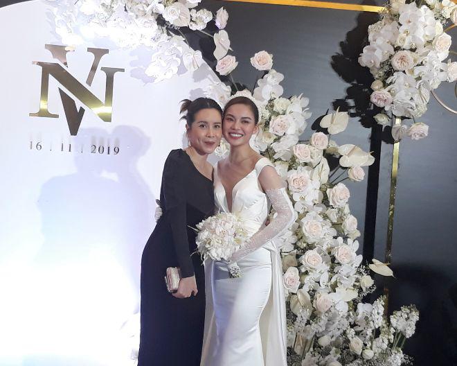 Bi hài đám cưới Giang Hồng Ngọc: Con trai 1 tuổi liên tục khóc khi bố mẹ bận tiếp khách - 8