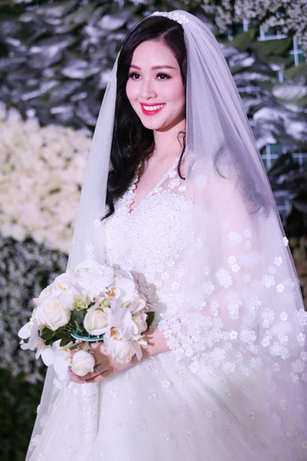 Chồng con đuề huề vẫn khoe ảnh thử váy cưới lộng lẫy, Tâm Tít muốn cưới lần 2? - 8