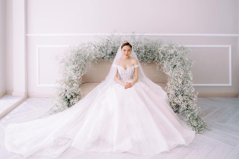 Bi hài đám cưới Giang Hồng Ngọc: Con trai 1 tuổi liên tục khóc khi bố mẹ bận tiếp khách - 26