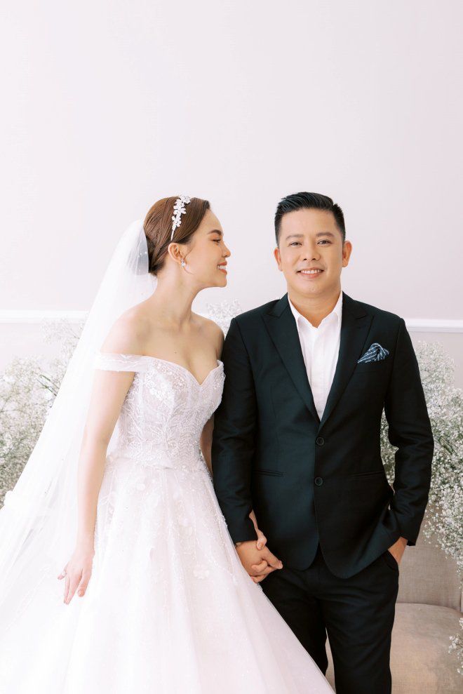 Bi hài đám cưới Giang Hồng Ngọc: Con trai 1 tuổi liên tục khóc khi bố mẹ bận tiếp khách - 25