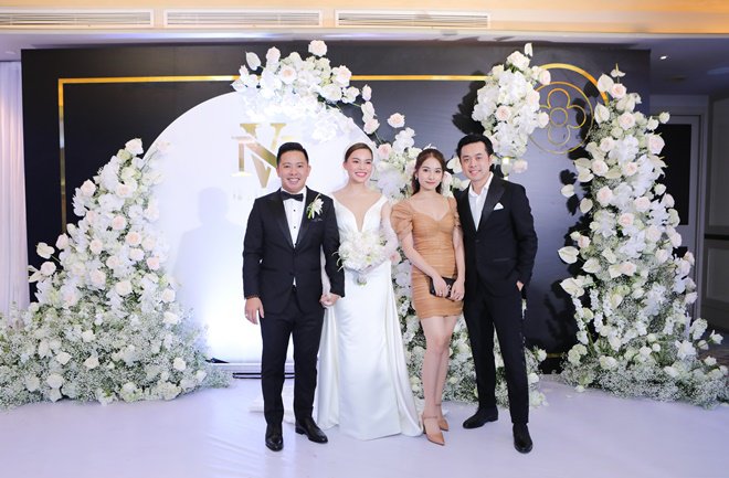 Bi hài đám cưới Giang Hồng Ngọc: Con trai 1 tuổi liên tục khóc khi bố mẹ bận tiếp khách - 11