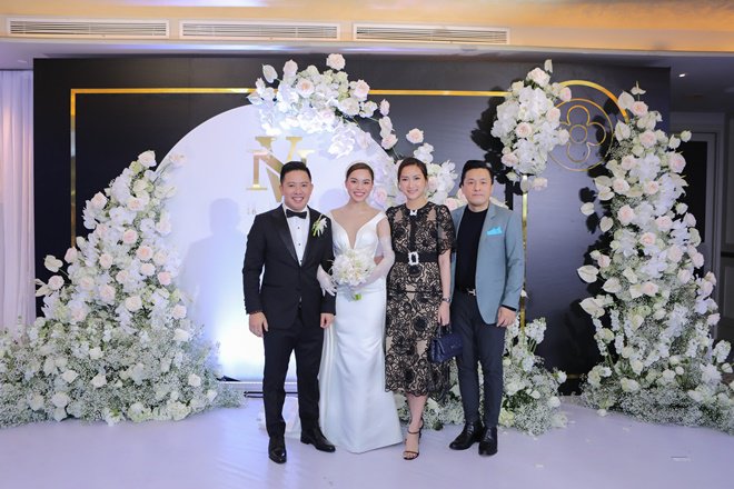 Bi hài đám cưới Giang Hồng Ngọc: Con trai 1 tuổi liên tục khóc khi bố mẹ bận tiếp khách - 10