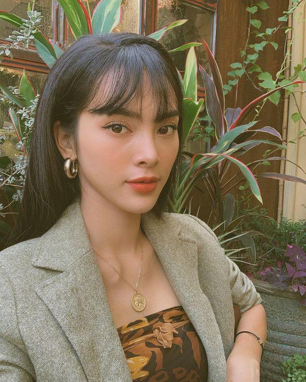 Đẹp hút hồn trong các MV, nàng hotgirl khiến dân tình ngạc nhiên khi lộ mặt mộc - 4