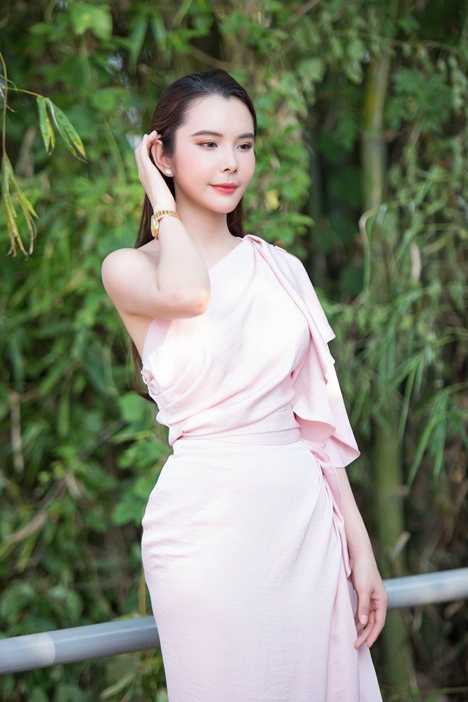 Xuất thân nghèo khó, Hoa hậu du lịch thế giới 2018 bỏ tiền túi làm điều ý nghĩa ở quê - 8