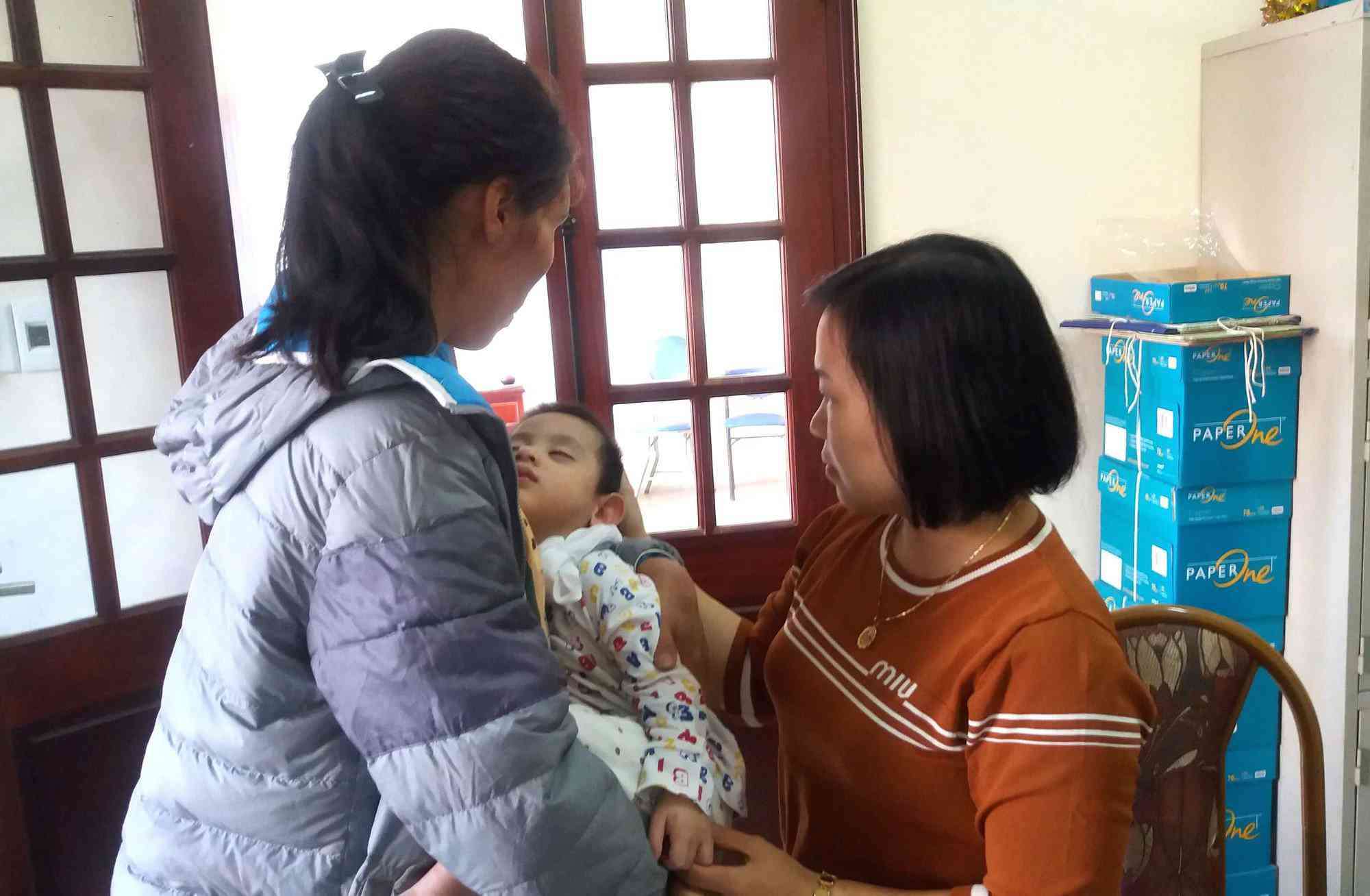 Sự thật bất ngờ bé trai 3 tuổi ở Hải Dương bị bỏ rơi trước cửa nhà dân - 5