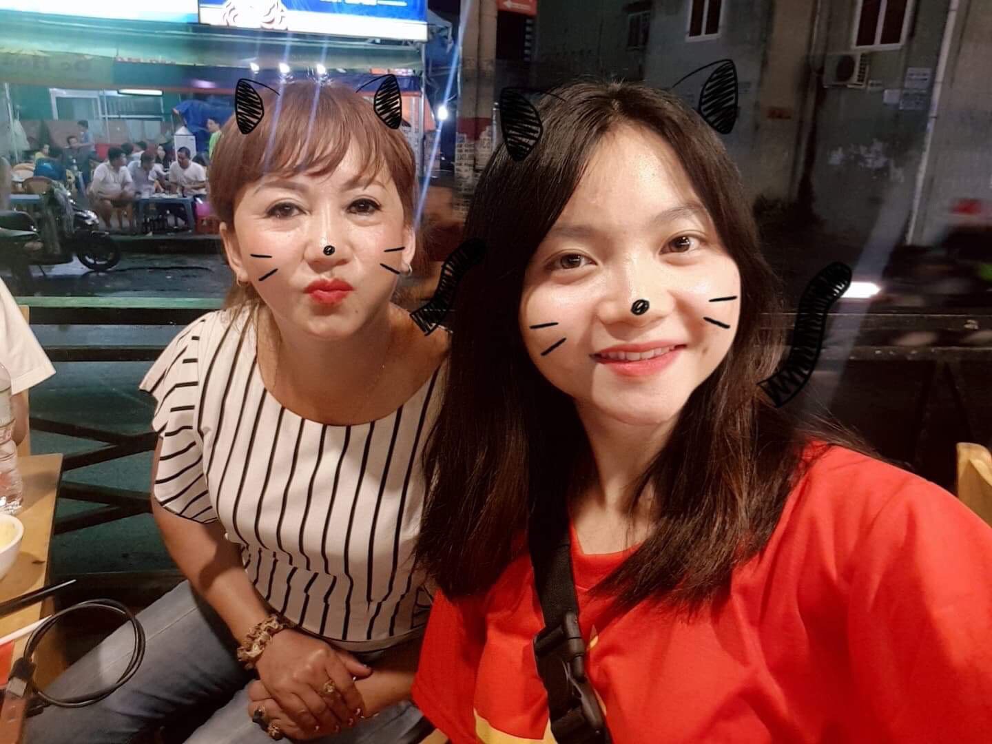 Bà mẹ U50 siêu hài, nằm viện vẫn cà khịa bạn cười đến mức phải đi khâu lại vết mổ - 6
