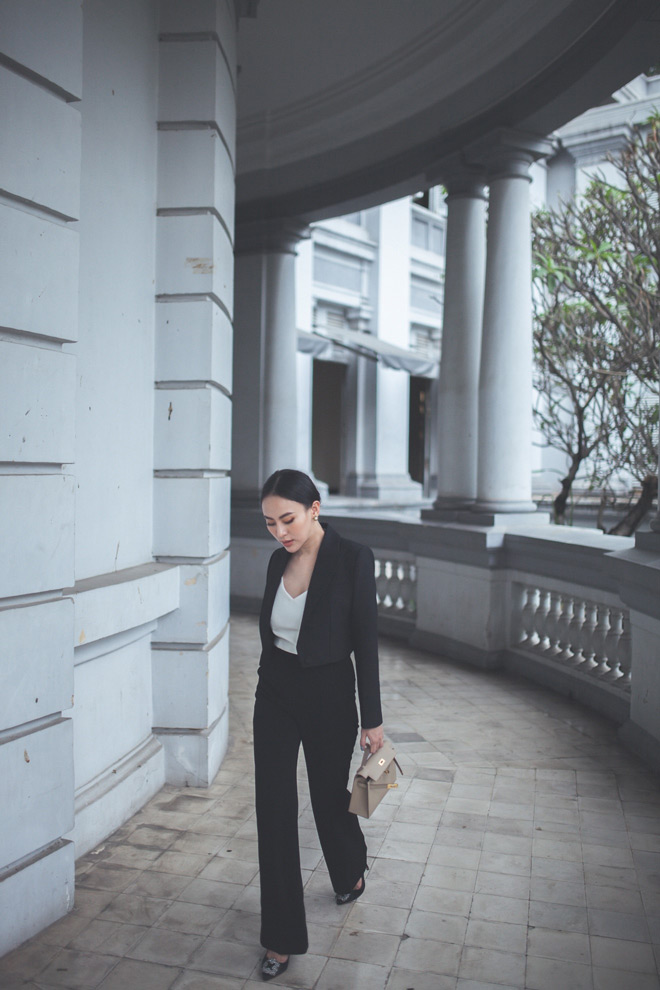 Hoa hậu Áo dài Thu Hoàng khoe thần thái cuốn hút khi diện đồ vest - 4