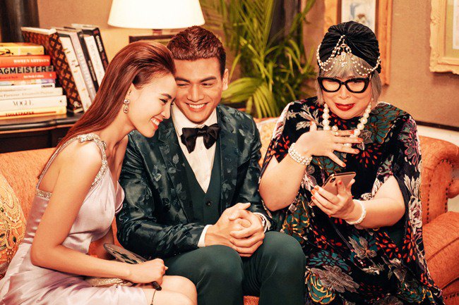 Hóa ra, “gái già lắm chiêuamp;#34; Lan Ngọc làm cháu dâu nhà Hồng Vân, bà nội xì-tin như gái 18 - 3