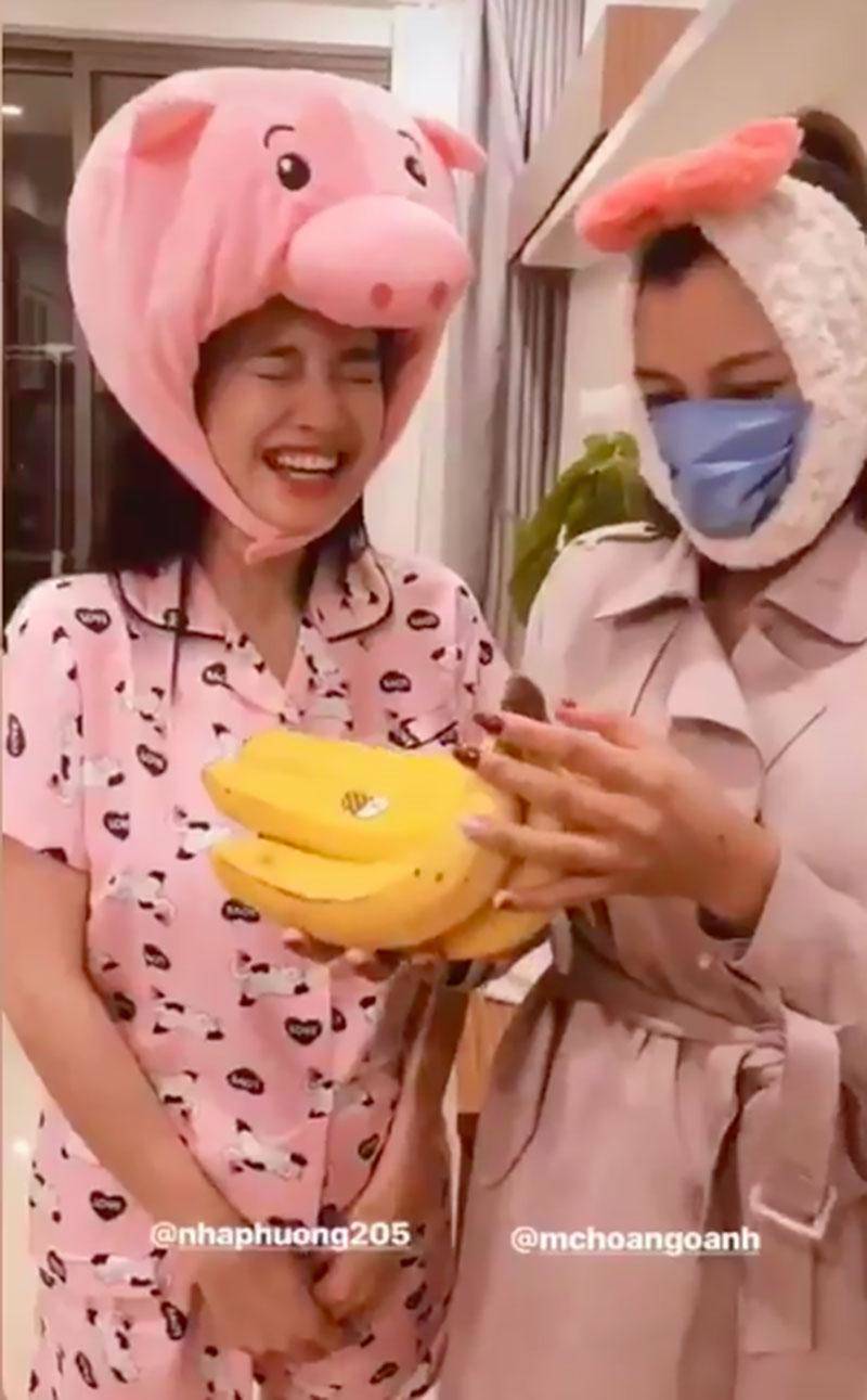 Nhã Phương diện pijama hồng ngọt ngào trong tiệc chia tay đời độc thân của Hoàng Oanh - 7