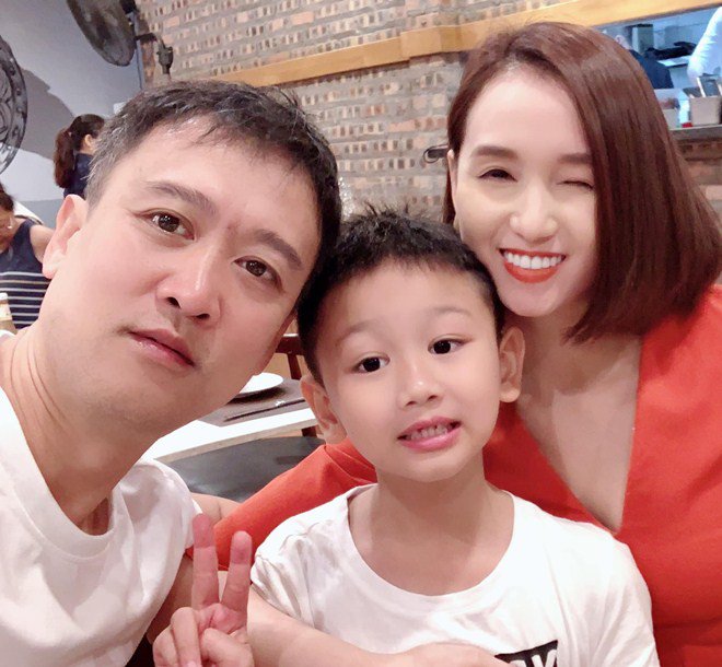Sao Việt 24h: Hội bạn thân nhiều trai xinh gái đẹp nhất showbiz miền Bắc là đây? - 7