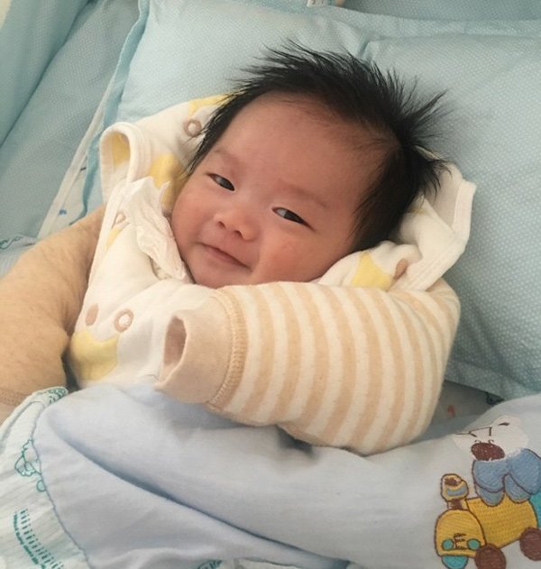 Cô gái amp;#34;đập mặt đi xây lạiamp;#34; đẹp như hoa hậu, nhìn con chào đời chồng tưởng ngoại tình - 6