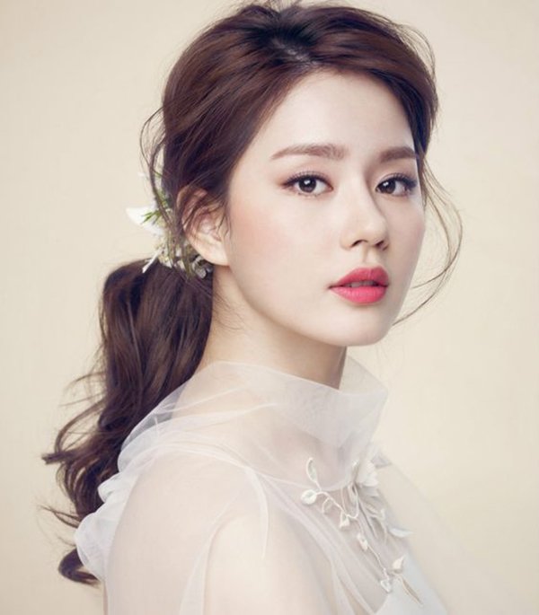 Đã qua rồi thời trang điểm cô dâu lộng lẫy, bây giờ phải makeup tự nhiên mới là chân ái - 11