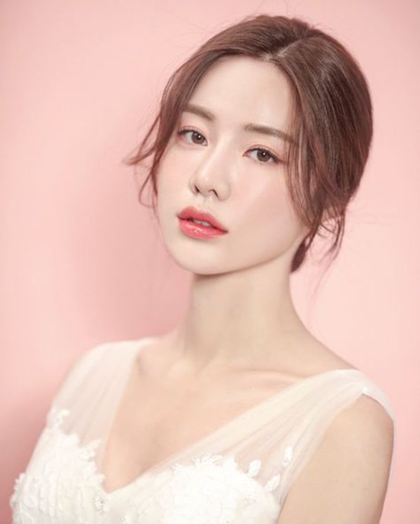 Đã qua rồi thời trang điểm cô dâu lộng lẫy, bây giờ phải makeup tự nhiên mới là chân ái - 6