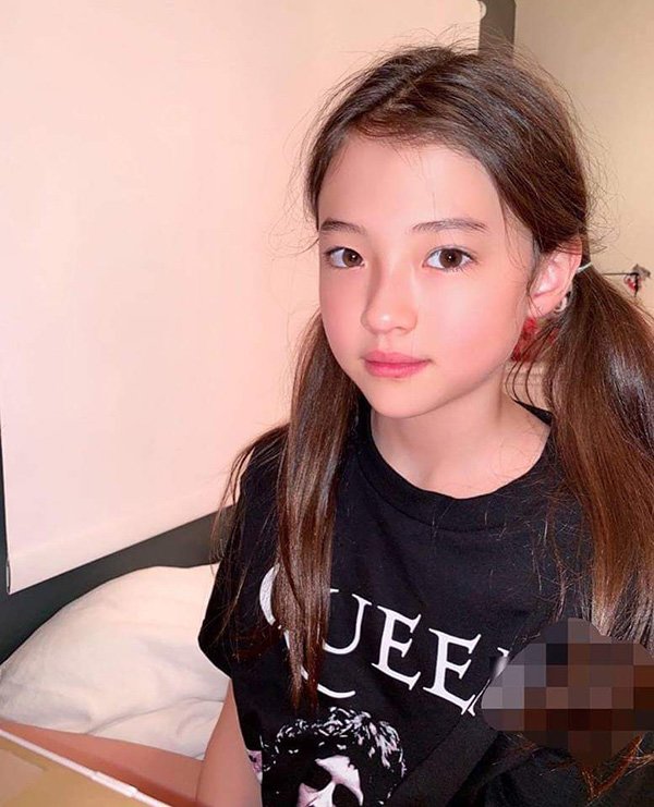 Mẫu nhí đẹp nhất thế giới nổi như cồn vì nhan sắc lai giữa Song Hye Kyo và Jennie (Blackpink) - 10