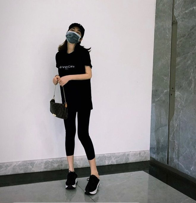 Hòa Minzy đăng ảnh hậu tin đồn sinh con: Lúc xuề xòa chuẩn amp;#34;mẹ bỉmamp;#34;, khi sang chảnh như ai - 3