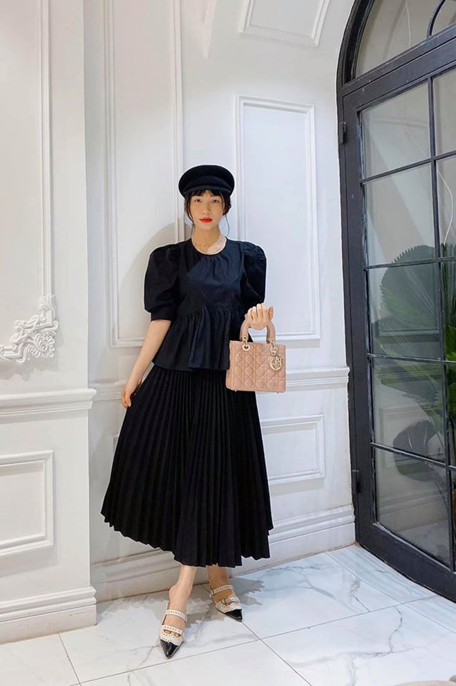Hòa Minzy đăng ảnh hậu tin đồn sinh con: Lúc xuề xòa chuẩn amp;#34;mẹ bỉmamp;#34;, khi sang chảnh như ai - 4