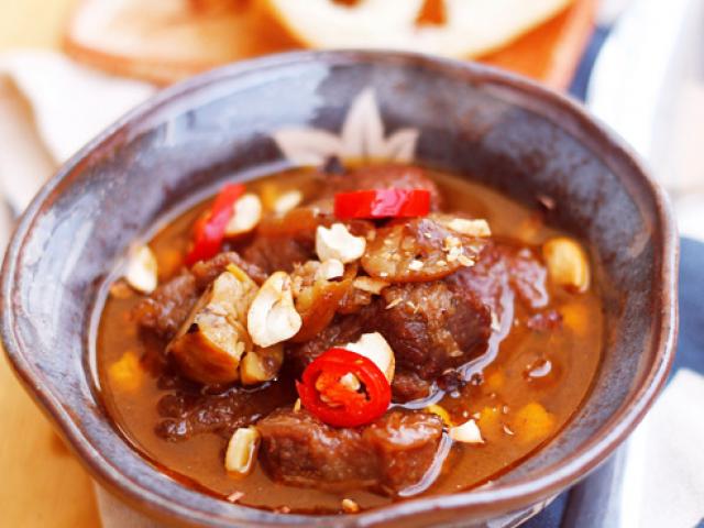 Mâm cơm không thịt lợn trong những ngày giá cả leo thang