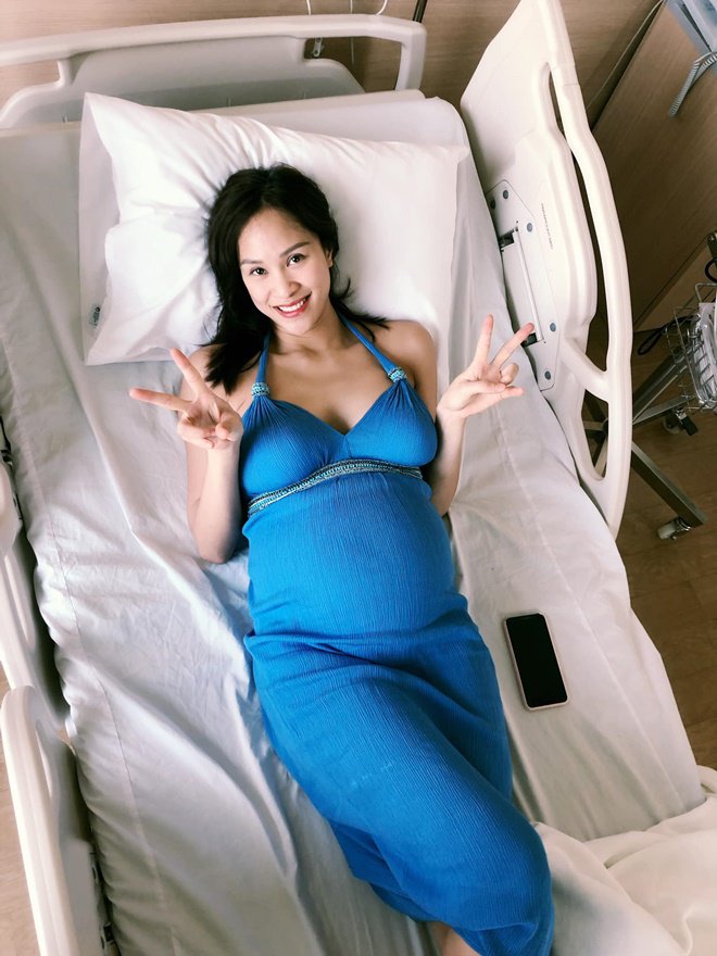 Phương Mai đã hạ sinh quý tử đầu lòng, khoảnh khắc bố Tây amp;#34;da kề daamp;#34; gây chú ý - 2