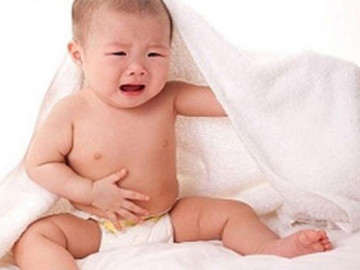 Trẻ nhỏ bị nhiễm trùng tiểu vì thói quen vệ sinh sai cách và những dấu hiệu cần lưu ý