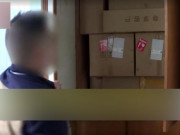 Tin tức - Dọn tủ đồ của người bố vừa qua đời, con trai phát hiện bí mật không ngờ