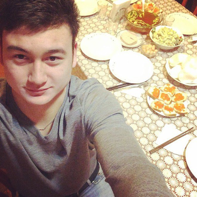 Hé lộ món bánh đặc biệt khiến mẹ Đặng Văn Lâm bật khóc mang ra sân bay cho con trai - 7