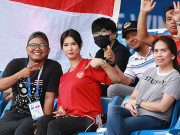 Giải trí - Bắt gặp "thánh nữ" Maria Ozawa đi xem SEA Games, xuất hiện trên khán đài thu hút đấng mày râu