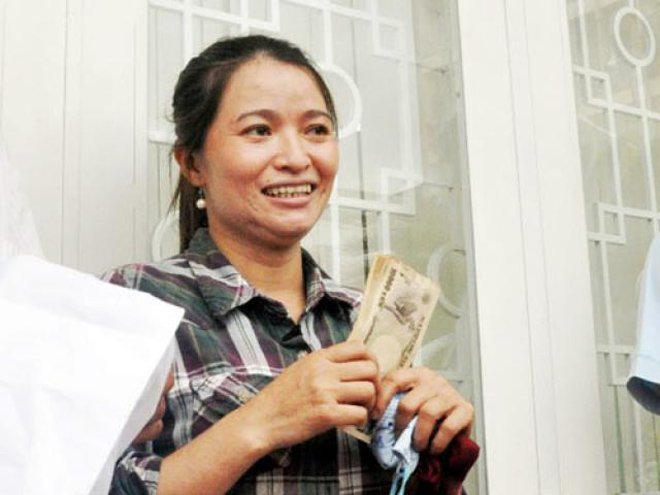 4 người Việt nghèo kiết xác bỗng dưng phú quý giàu sang nhờ tiền “rơi trúng đầu” - 1