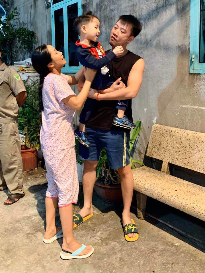 Ốc Thanh Vân xúc động khi con trai út lên thăm giữa đêm, tay xách theo một món đồ - 3