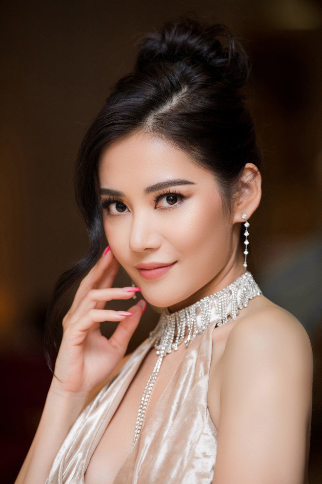 Milan Phạm khoe vòng 1 căng đầy gợi cảm, hội ngộ dàn người đẹp Hà thành - 7